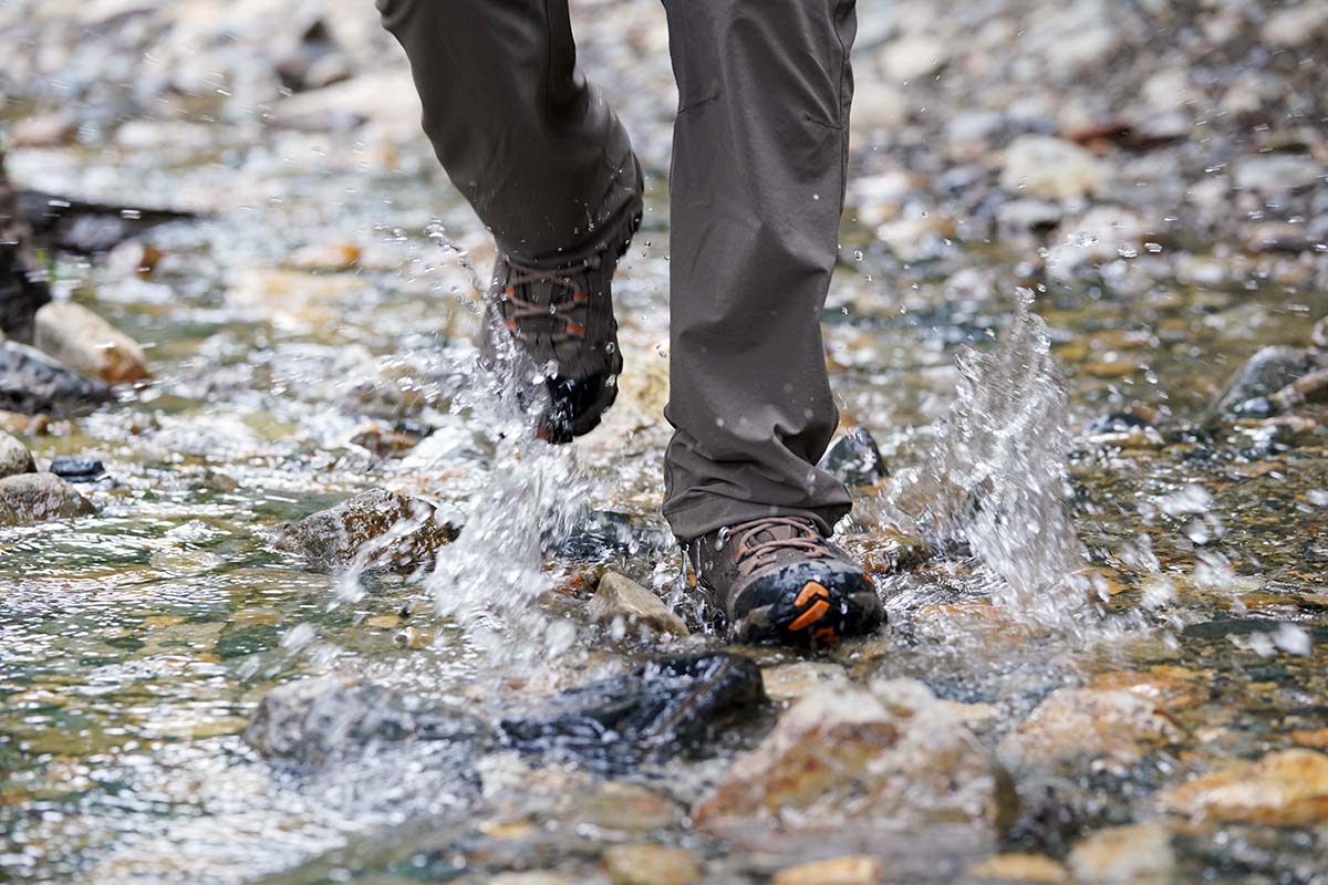 Oboz Bridger Mid Waterproof hiking boots (waterproofing in stream)